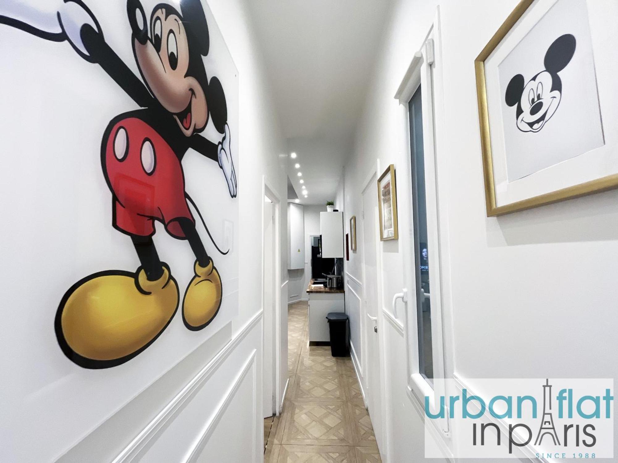 72 - Mermoz Mickey Mouse باريس المظهر الخارجي الصورة