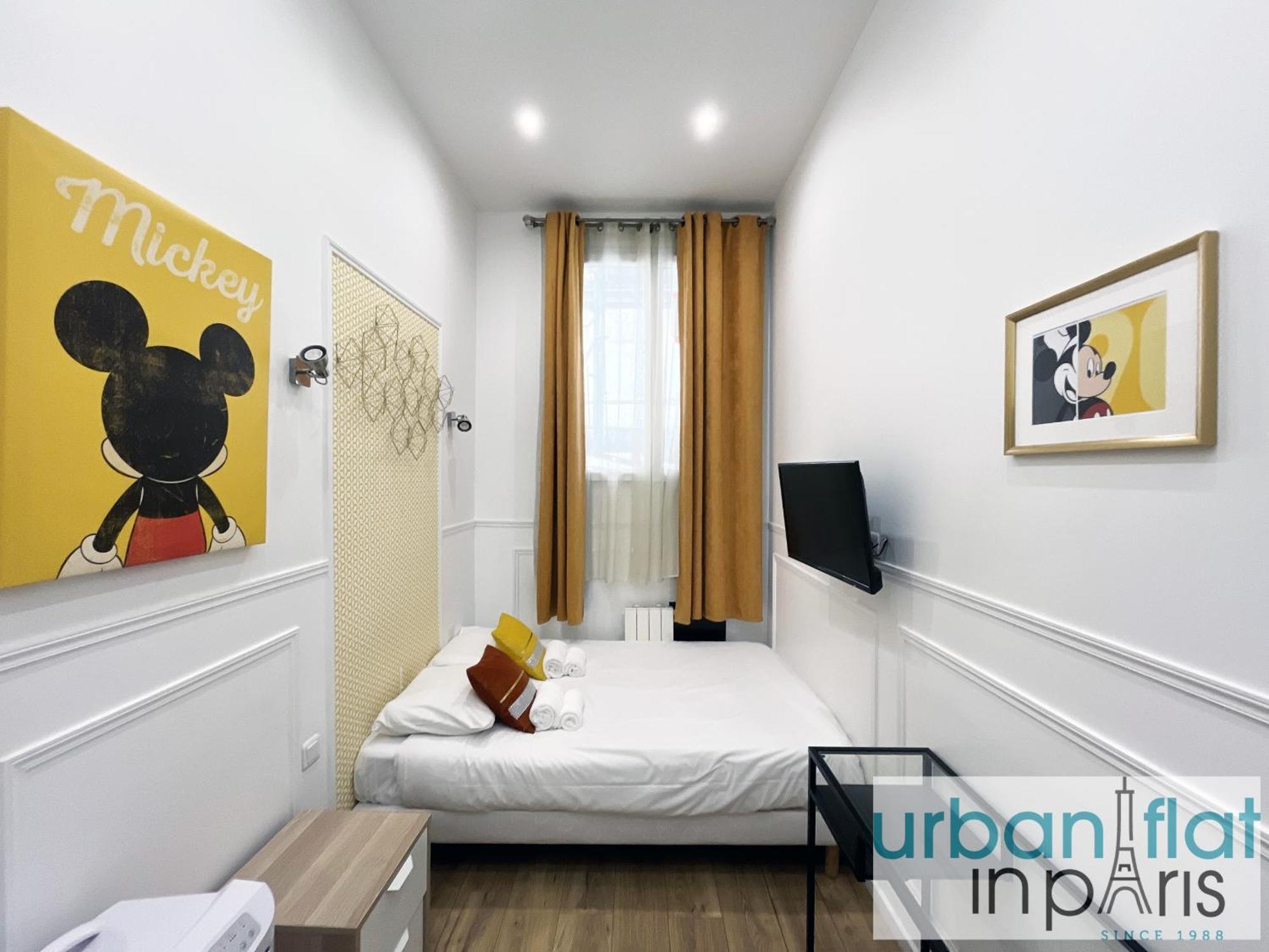 72 - Mermoz Mickey Mouse باريس المظهر الخارجي الصورة