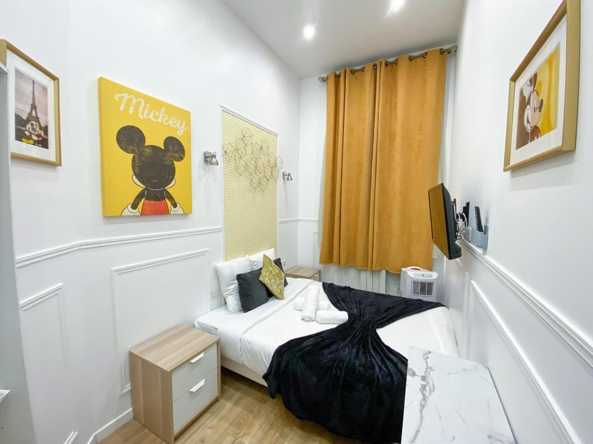72 - Mermoz Mickey Mouse باريس المظهر الخارجي الصورة